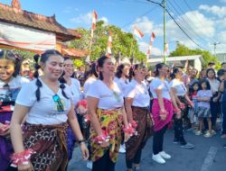 Gerak Jalan Kocak Meriahkan  HUT Ke-78 di Kecamatan Tejakula