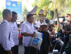 Pemkab Jembrana Salurkan Bantuan bagi Warga Disabilitas dan Rawan Sosial Ekonomi