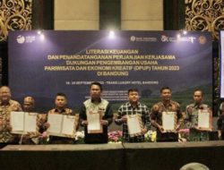 Kemenparekraf Serahkan Bantuan DPUP kepada 18 Desa Wisata di 11 Provinsi