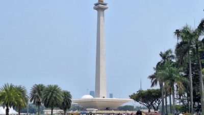 Monas Dipadati Pengunjung