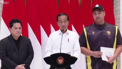 Presiden Jokowi Minta Menkopolhukam Tangani Masalah Pengungsi Rohingya