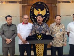 Jaga Situasi Kondusif, Menko Polhukam Ajak Media Cegah Hoaks