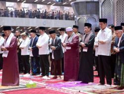 Presiden dan Ibu Iriana Jokowi Tunaikan Salat Idulfitri 1445 Hijriah di Masjid Istiqlal