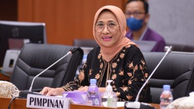 Hati-hati Implementasikan Kebijakan Alat Kontrasepsi untuk Pelajar