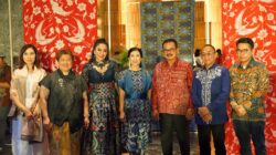 Peringati Hari Batik Nasional 2024, InJourney Hospitality Berkolaborasi dengan Iwan Tirta Private Collection Gelar Fashion Show Berbatik di The Meru Sanur