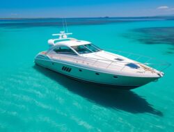 Yacht Mewah Incar Nusa Penida: Permintaan Meroket!