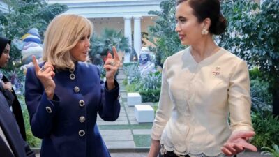 Menparekraf Dampingi Ibu Negara Prancis, Ada Apa?