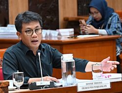 Politikus Ingatkan Kemenbud Hati-hati Susun Sejarah