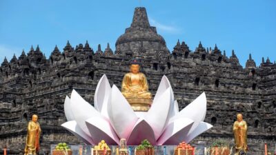 Waisak: Borobudur Gemakan Damai Dunia